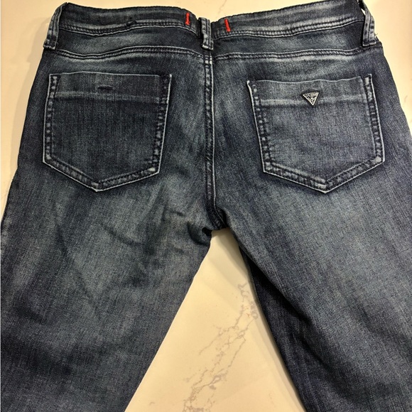 Guess Low Rise Jegging - Picture 2 of 4